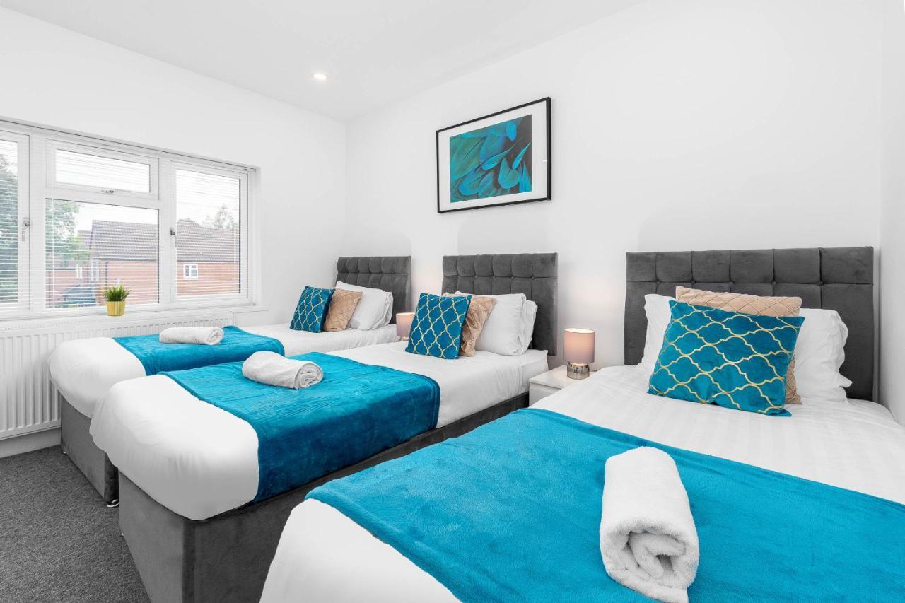 5 Bedroom House - 10 Guests - Multiple Off Street Parking - Garden - Smart Tv - Wifi - Contractors - Families - Groups 伯明翰 外观 照片